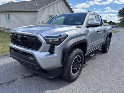 2026 Toyota Tacoma 4WD 4WD TRD Off Road Hybrid Double Cab 5' Bed AT (Natl)