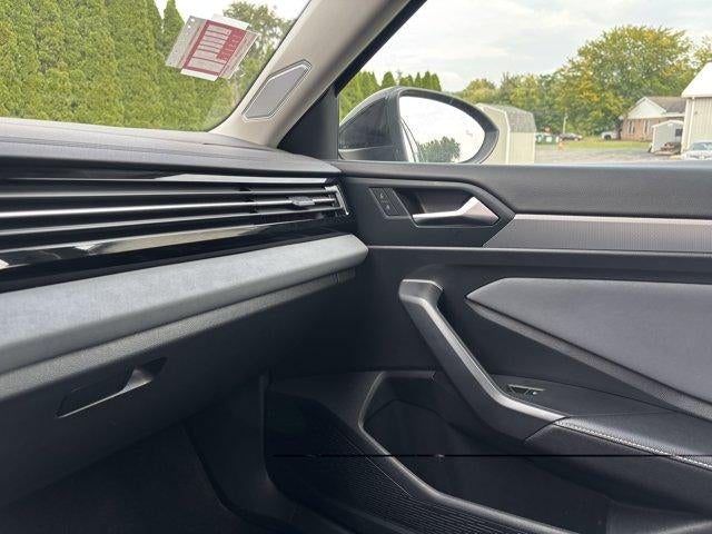 2025 Volkswagen Jetta SE Auto