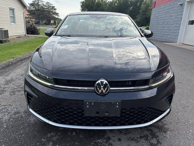 2025 Volkswagen Jetta SE Auto