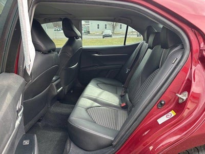 2018 Toyota Camry SE Auto (SE)