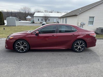 2018 Toyota Camry SE Auto (SE)