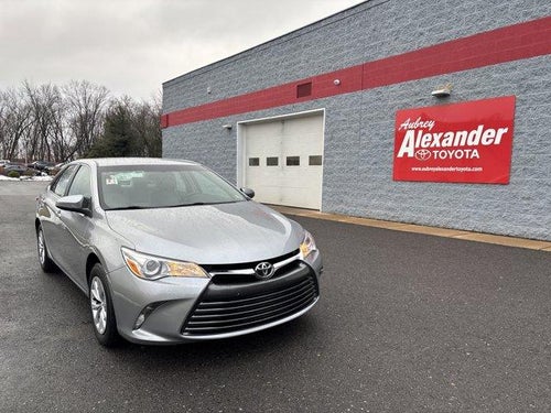 2017 Toyota Camry LE Auto (SE)