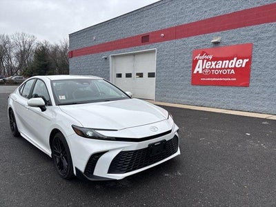 2025 Toyota Camry SE (SE)