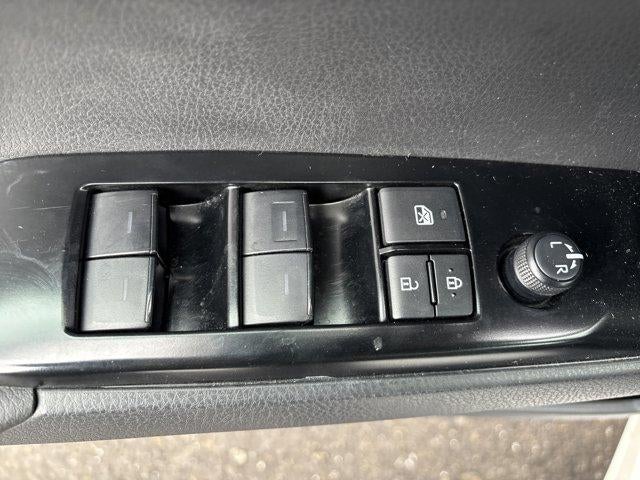 2025 Toyota Camry SE (SE)