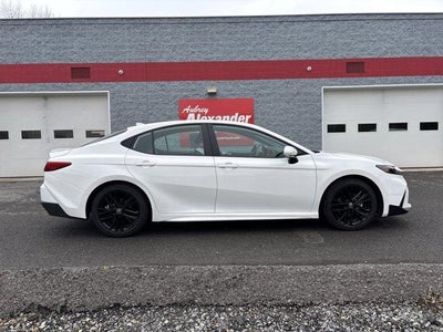 2025 Toyota Camry SE (SE)