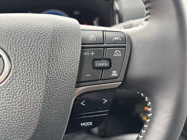 2025 Toyota Camry SE (SE)