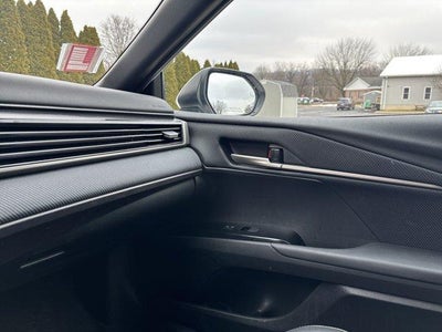 2025 Toyota Camry SE (SE)