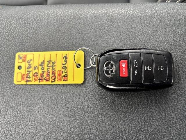 2025 Toyota Camry SE (SE)