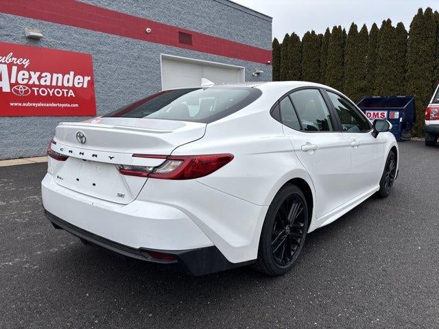 2025 Toyota Camry SE (SE)