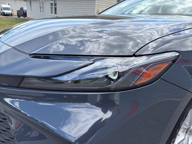 2025 Toyota Camry LE (SE)