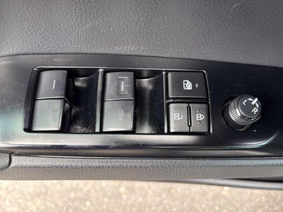 2025 Toyota Camry LE (SE)