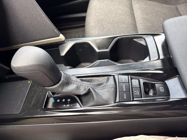 2025 Toyota Camry LE (SE)