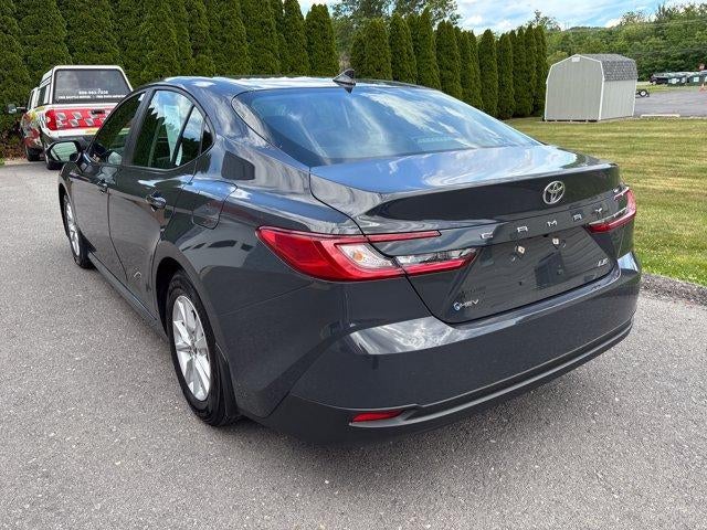 2025 Toyota Camry LE (SE)