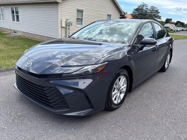 2025 Toyota Camry LE (SE)