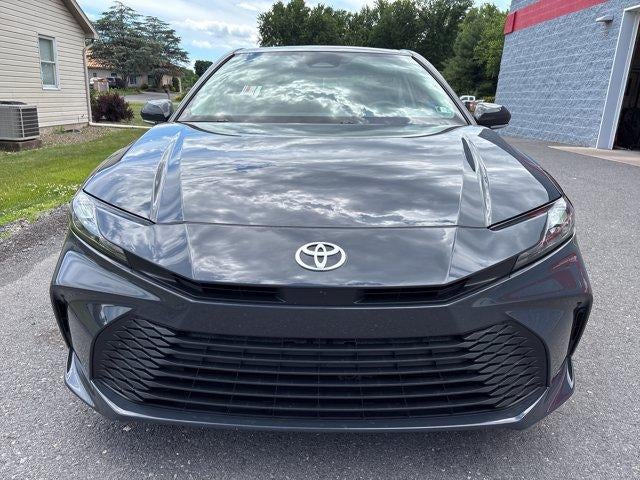 2025 Toyota Camry LE (SE)