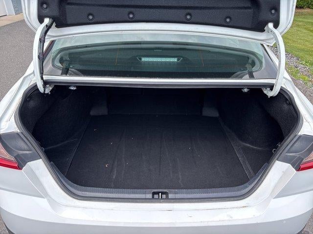 2025 Toyota Camry LE (SE)