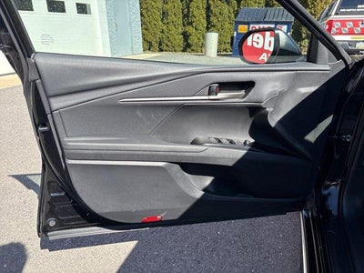 2025 Toyota Camry SE (SE)