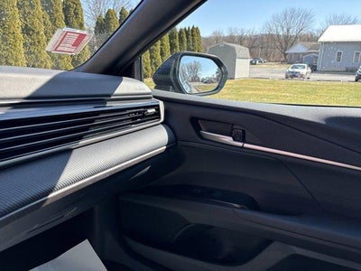 2025 Toyota Camry SE (SE)