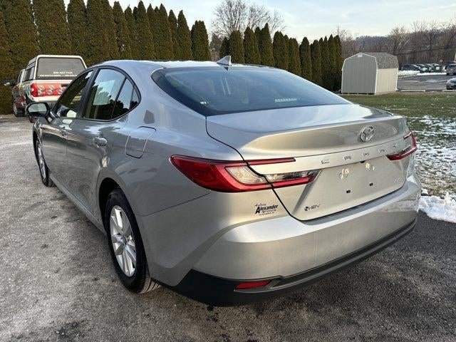 2025 Toyota Camry LE (SE)
