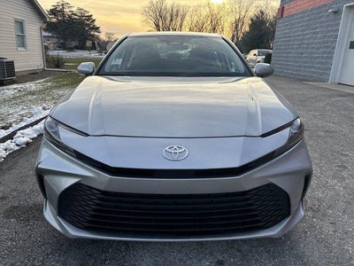 2025 Toyota Camry LE (SE)