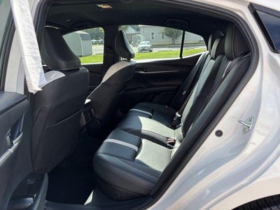 2025 Toyota Camry SE (SE)