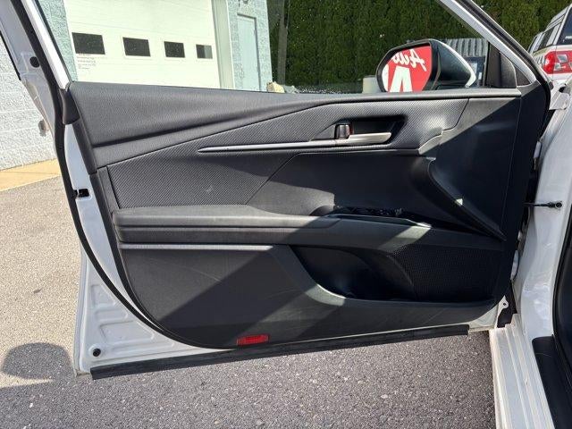 2025 Toyota Camry SE (SE)