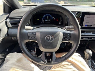 2025 Toyota Camry SE (SE)