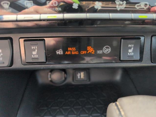 2023 Toyota RAV4 Hybrid SE AWD (Natl)