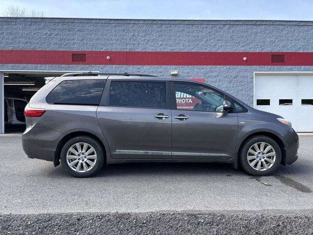 2017 Toyota Sienna XLE AWD 7-Passenger (Natl)
