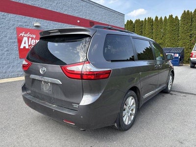 2017 Toyota Sienna XLE AWD 7-Passenger (Natl)