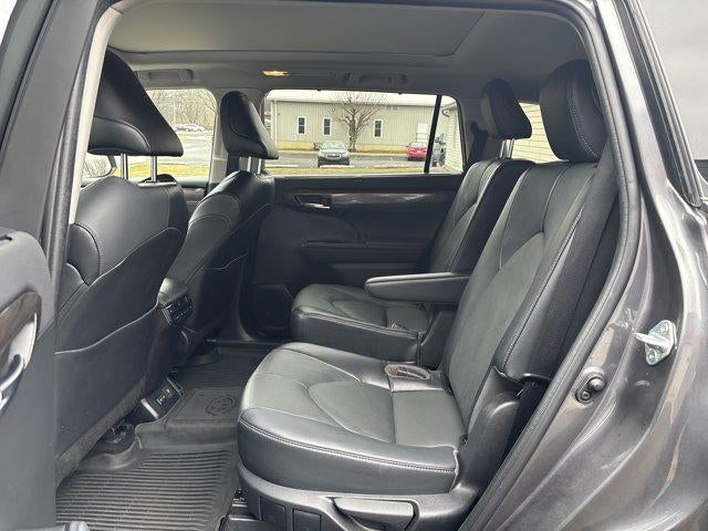 2022 Toyota Highlander Platinum AWD (Natl)