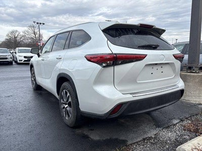 2022 Toyota Highlander XLE AWD (Natl)
