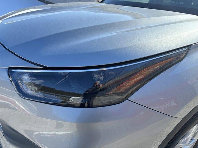 2024 Toyota Highlander LE AWD (SE)