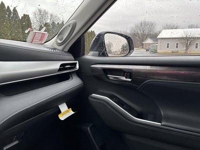 2026 Toyota Highlander Platinum AWD (Natl)