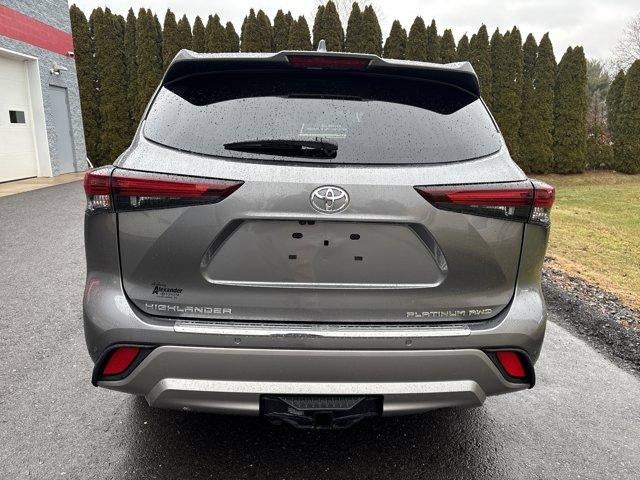2026 Toyota Highlander Platinum AWD (Natl)
