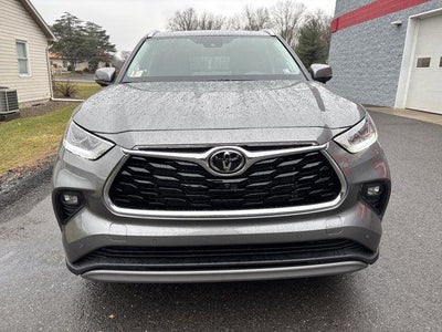 2026 Toyota Highlander Platinum AWD (Natl)