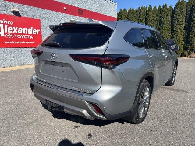 2025 Toyota Highlander Platinum AWD (Natl)