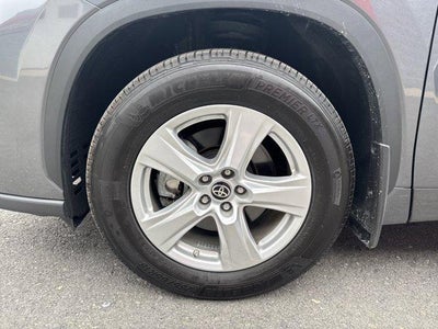 2024 Toyota Highlander LE AWD (SE)