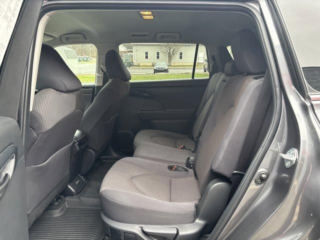 2024 Toyota Highlander LE AWD (SE)