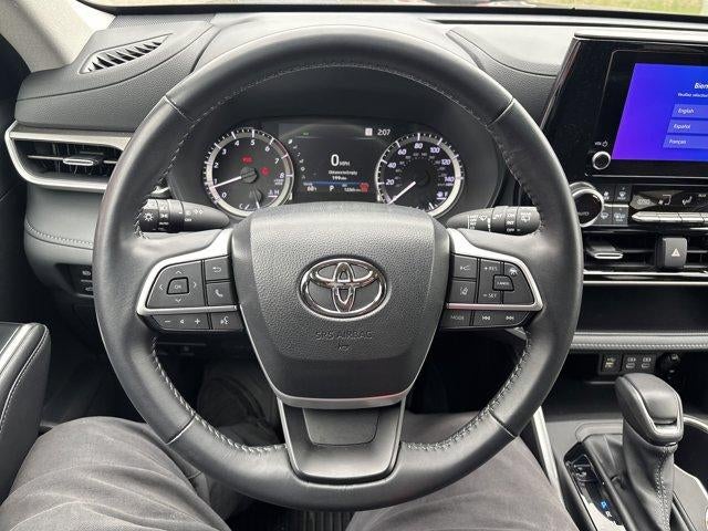 2024 Toyota Highlander LE AWD (SE)
