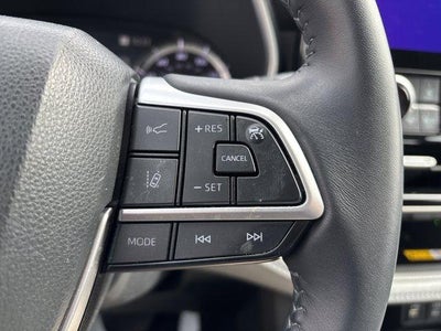 2024 Toyota Highlander LE AWD (SE)