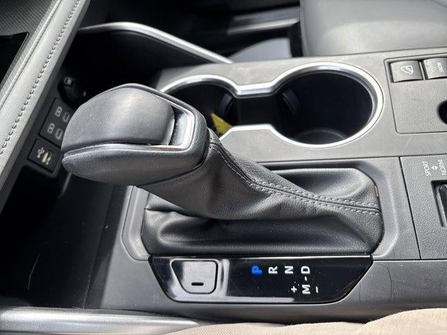 2024 Toyota Highlander LE AWD (SE)