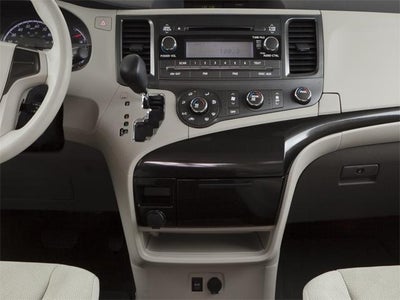 2012 Toyota Sienna 5dr 8-Pass Van V6 LE FWD (Natl)