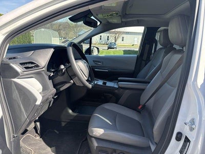 2025 Toyota Sienna XLE AWD 7-Passenger (Natl)