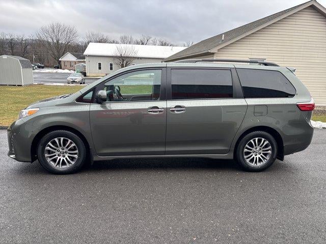 2020 Toyota Sienna XLE FWD 8-Passenger (Natl)