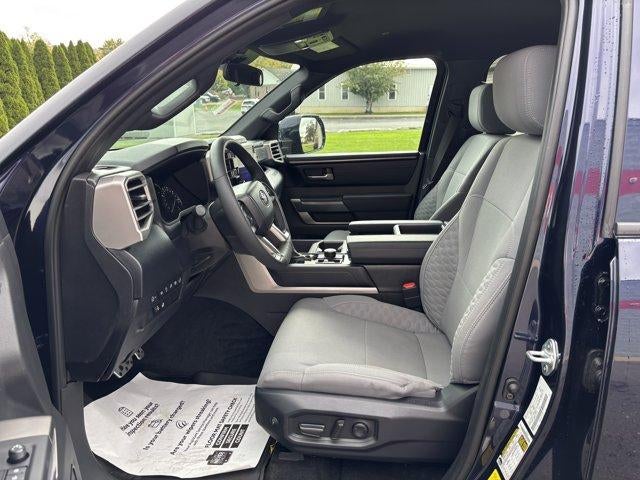 2025 Toyota Tundra 4WD 4WD SR5 CrewMax 5.5' Bed (SE)