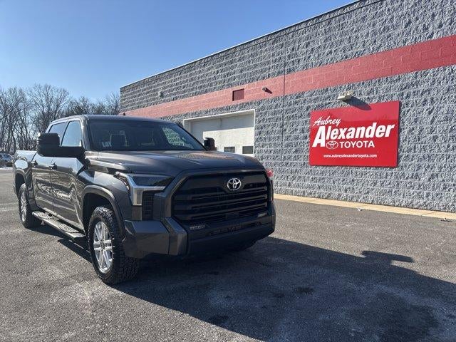 2022 Toyota Tundra 4WD 4WD SR5 CrewMax 5.5' Bed (SE)