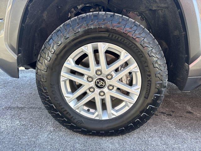 2022 Toyota Tundra 4WD 4WD SR5 CrewMax 5.5' Bed (SE)