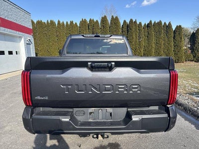 2022 Toyota Tundra 4WD 4WD SR5 CrewMax 5.5' Bed (SE)