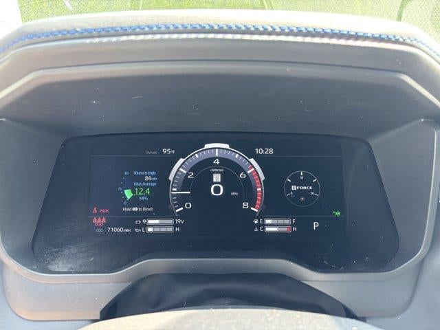 2022 Toyota Tundra 4WD 4WD Platinum CrewMax 5.5' Bed (Natl)